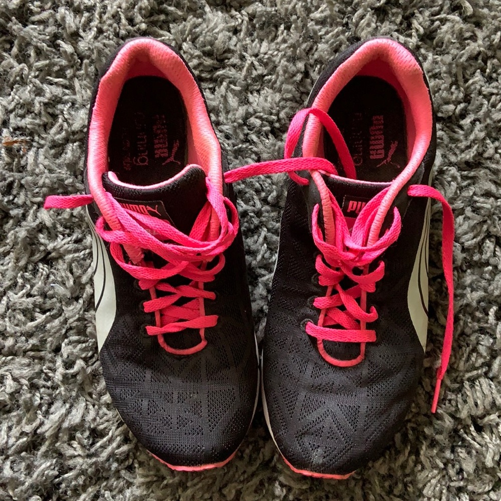 Women’s Puma running shoe 7